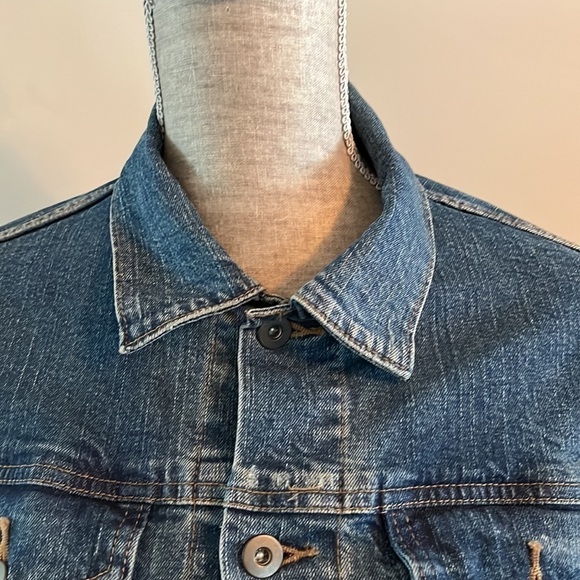 Uniqlo Denim Jacket size Medium Jean jacket looks new unisex. - Picture 3 of 8